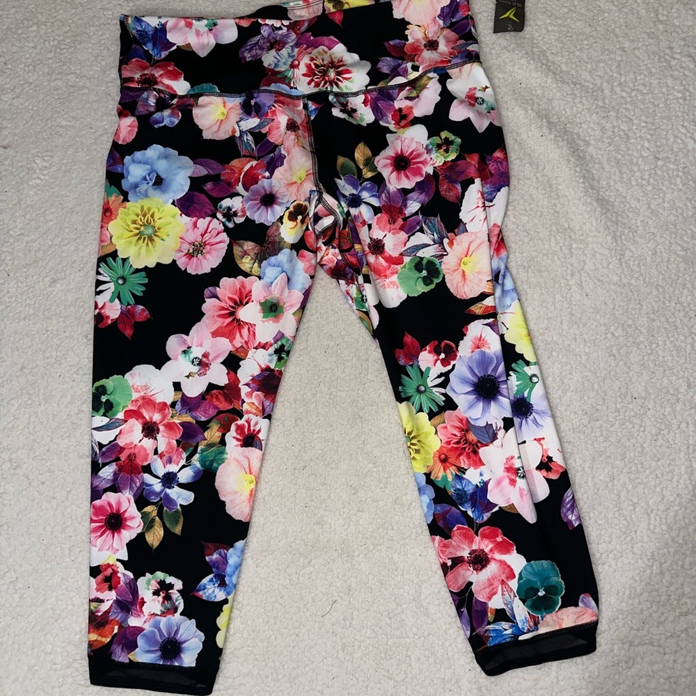 BNWT Old Navy Athletic Cropped Pants, Size XXL